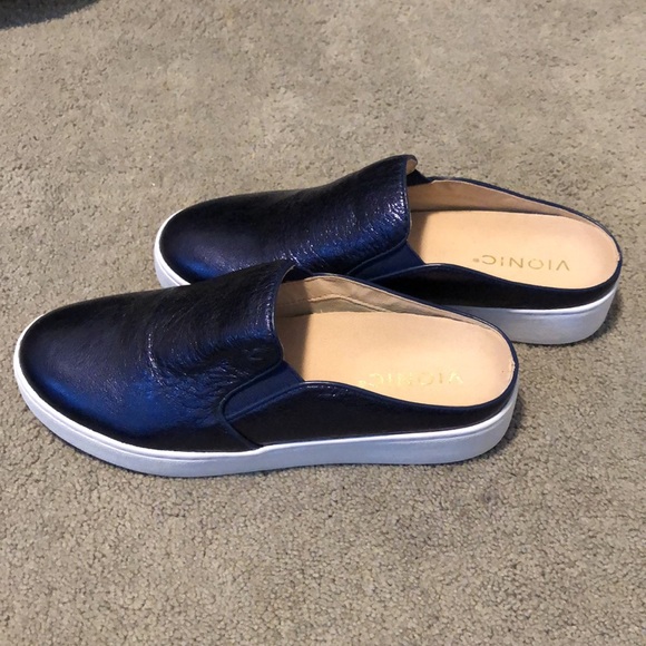 Vionic - Picture 3 of 6